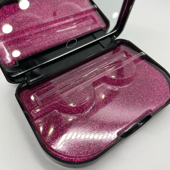 Mirror 🪞 - Picture 3 of 5